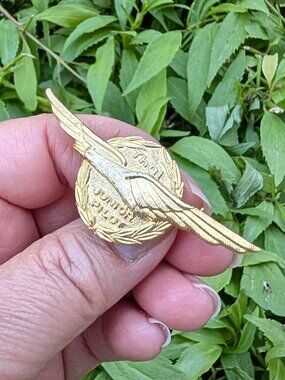 Thai Airways Junior Pilot Wings Metal Badge Pin - Vintage